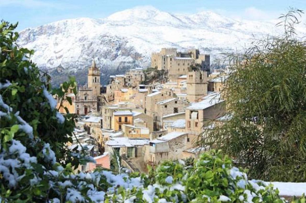 Villetta In Centro Storico Caccamo Exterior foto